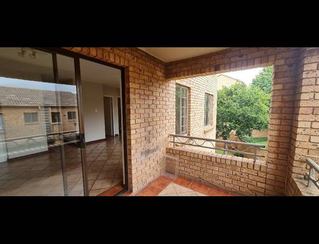 2 BEDROOM APARTMENT FOR SALE IN FAERIE GLEN